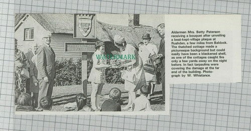 C2001) Mrs Betty Paterson Rushden Best Kept Village - 1971 Clip
