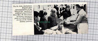 C3338) Mrs M Stevenson St John Ambulance Lewes Sussex - 1966 Clip SMALL!