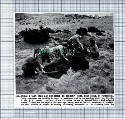 C4262) Arnbathy Moor Scone Perthshire Archeologists Mrs J A Stewart - 1950 Clip
