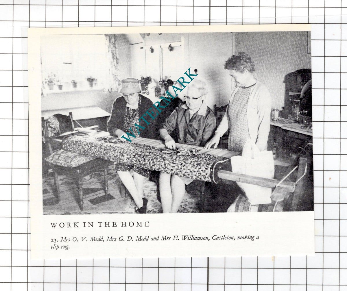 Mrs O V Medd Mrs H Williamson Castleton Yorkshire - Small Clipping