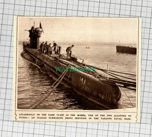 C2268) Italian Submarine Being Serviced In Taranto Naval Base - 1948 Clip
