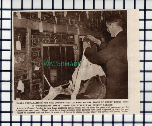 C6808) Covent Garden Underground Strong Rooms Peers Robes   - 1952 Cutting
