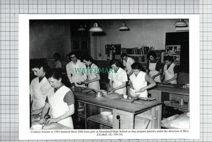 C7566) HUDDERSFIELD Woodhouse School Greenhead School Miss Hull - Cutting