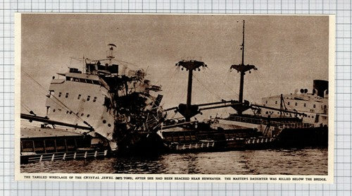 The Crystal Jewel  Ship Wreckage Newhaven  - 1961 News Cutting