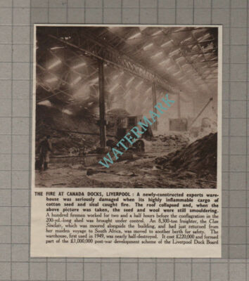 C3377) Canada Docks Liverpool Fire Clan Sinclair Freighter - 1950 Clip