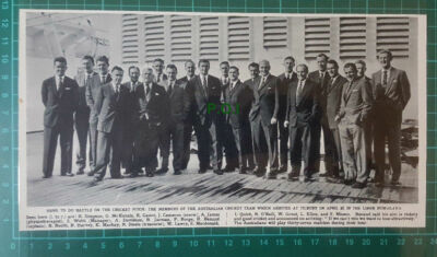 C959) Australian Cricket Team Himlaya Benaud Misson Lawry Kline - 1961 Cutting