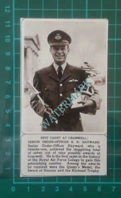 C2677) Senior Officer N R Hayward Cranwell Best Cadet - 1961 Clip SMALL!
