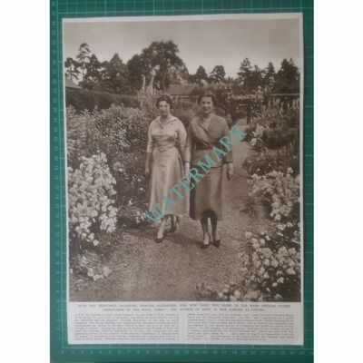 X813) Princess Alexandra & Duchess Of Kent At Coppins - 1954 Clip