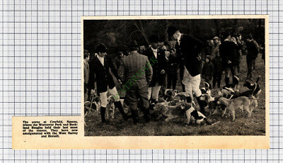 C7053) Worcester Park and Buckland Beagles Hunt Cowfold West Surrey 1970 Cutting