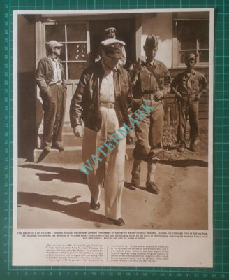 (X539) General Douglas MacArthur United Nations Korea 5th Marine Regt 1950 Clip