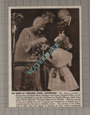 C3474) Elizabeth Moore Presents Bouquet Springbok House Leatherhead -1950 Clip